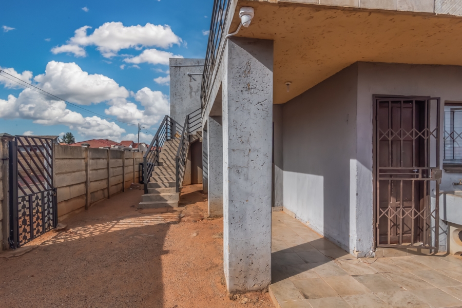 11 Bedroom Property for Sale in Protea Glen Gauteng