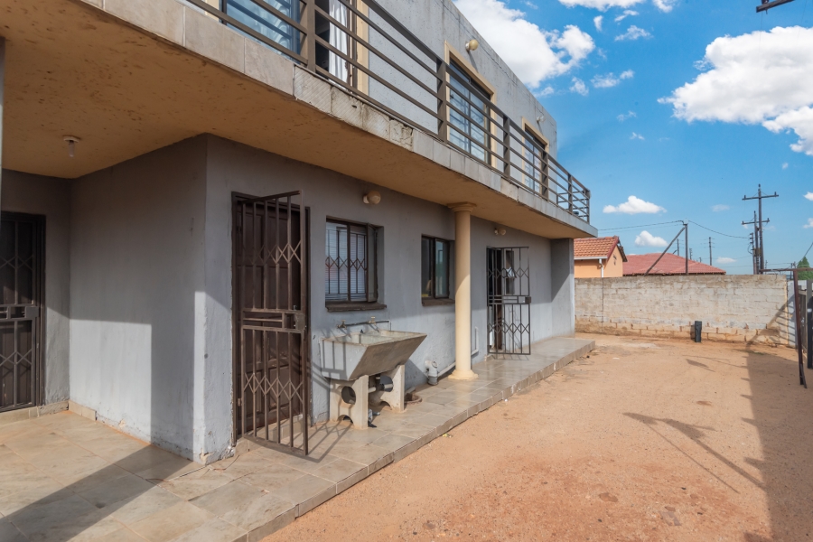 11 Bedroom Property for Sale in Protea Glen Gauteng