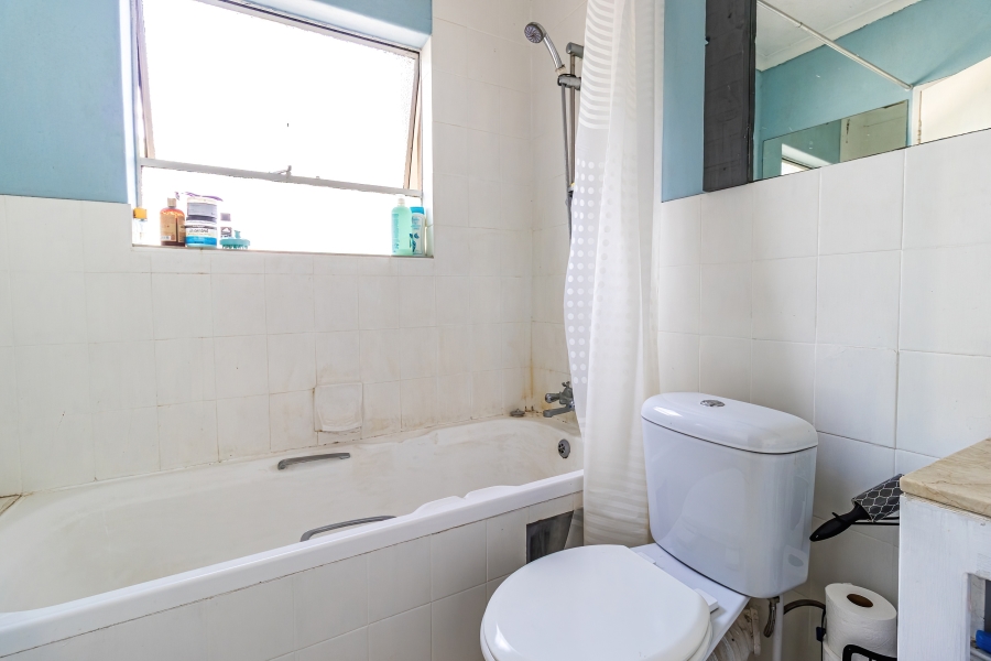 1 Bedroom Property for Sale in Bryanston Gauteng