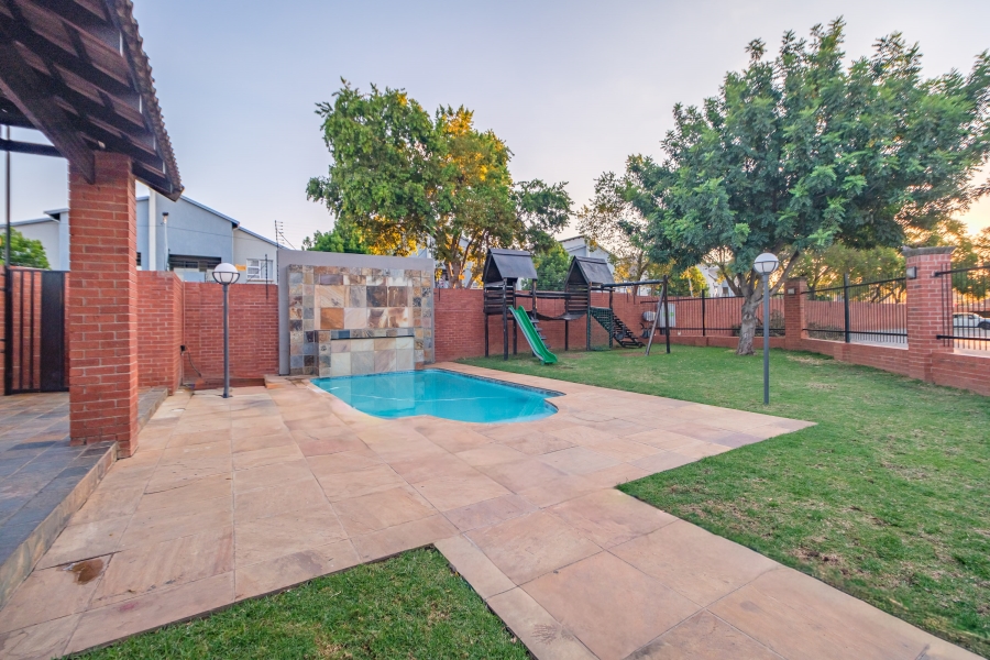 2 Bedroom Property for Sale in Noordhang Gauteng