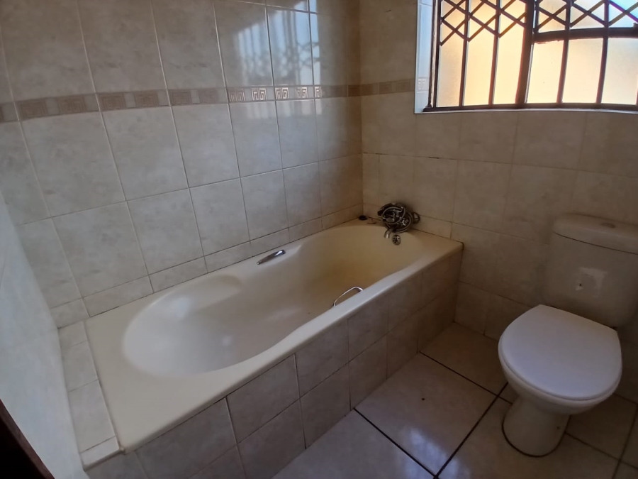 5 Bedroom Property for Sale in Sharon Park Gauteng