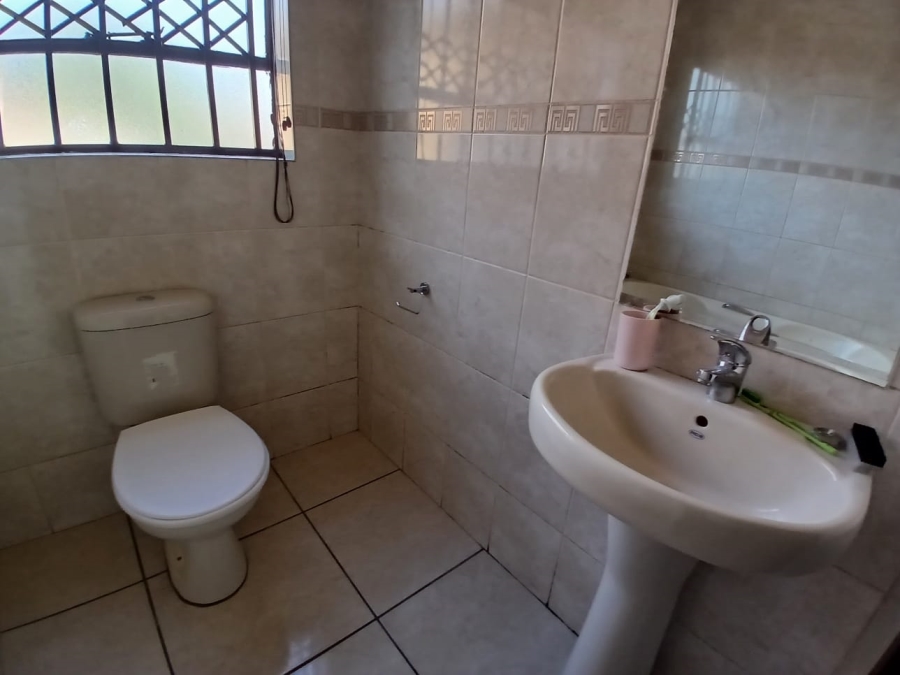 5 Bedroom Property for Sale in Sharon Park Gauteng
