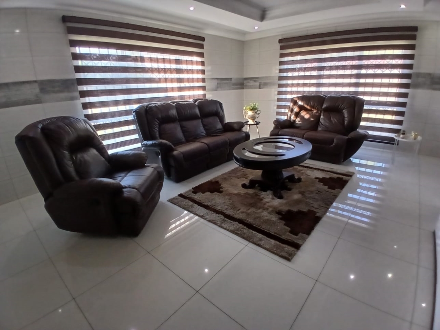 5 Bedroom Property for Sale in Sharon Park Gauteng