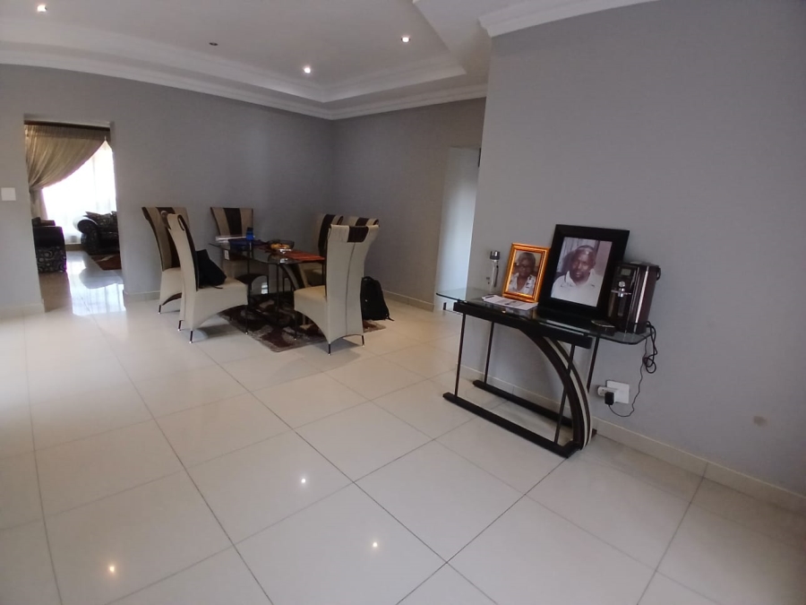 5 Bedroom Property for Sale in Sharon Park Gauteng