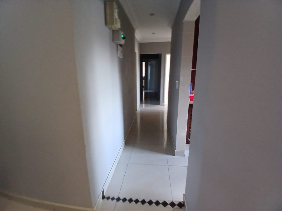 5 Bedroom Property for Sale in Sharon Park Gauteng