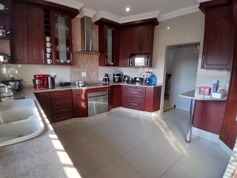 5 Bedroom Property for Sale in Sharon Park Gauteng