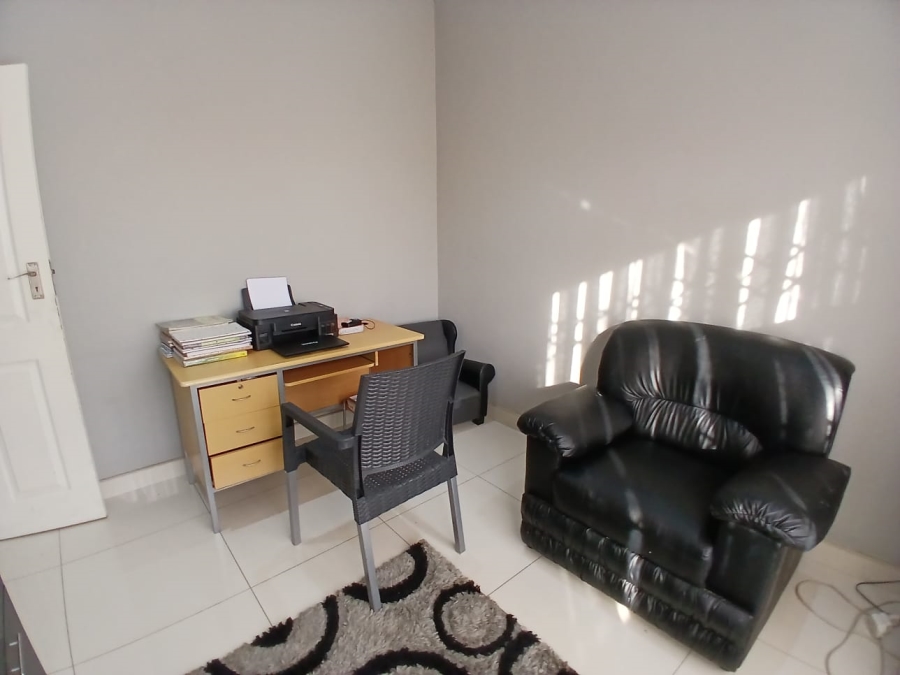 5 Bedroom Property for Sale in Sharon Park Gauteng