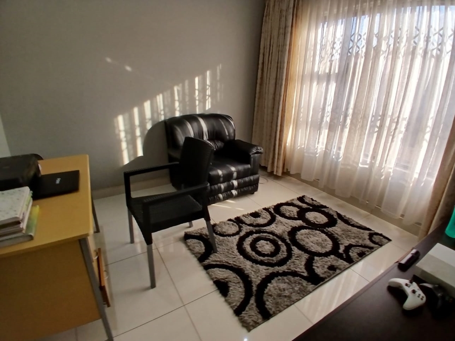 5 Bedroom Property for Sale in Sharon Park Gauteng