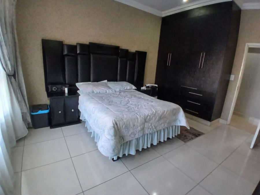 5 Bedroom Property for Sale in Sharon Park Gauteng