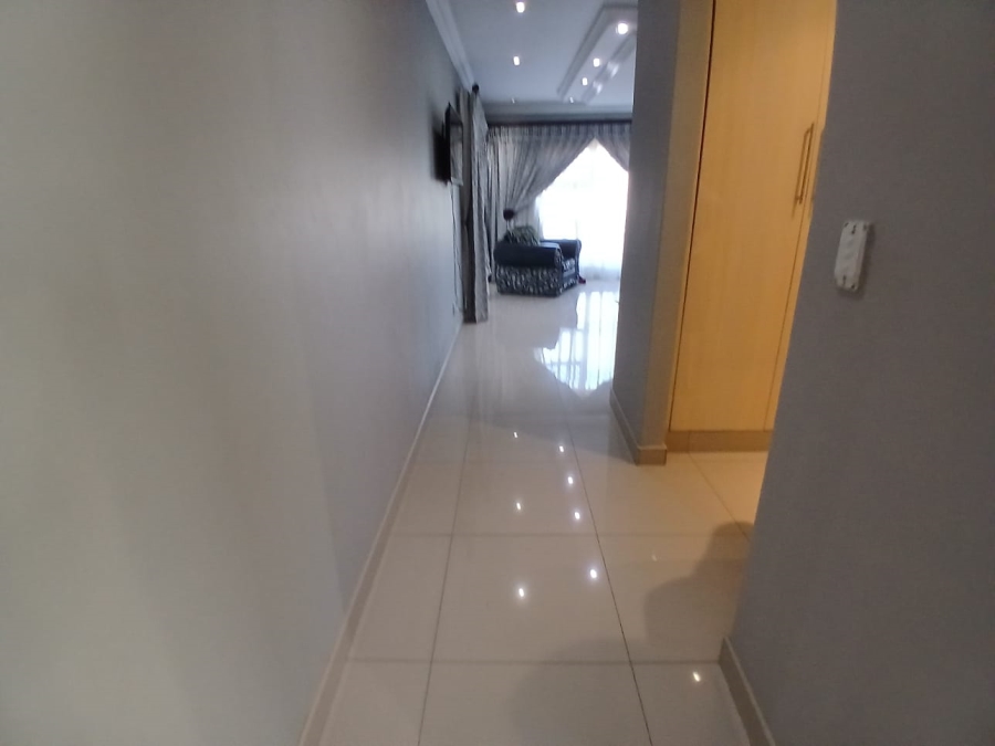 5 Bedroom Property for Sale in Sharon Park Gauteng