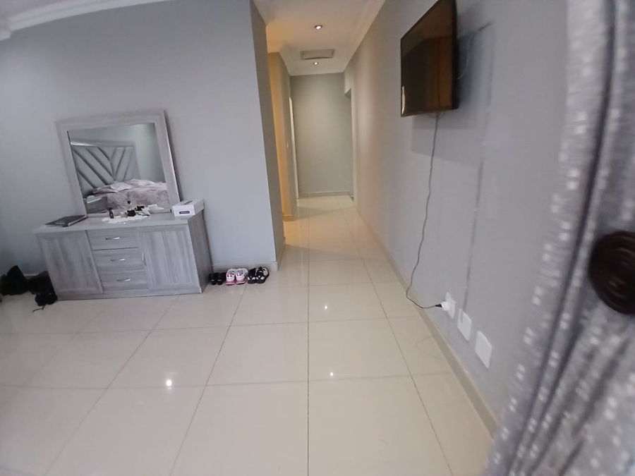 5 Bedroom Property for Sale in Sharon Park Gauteng