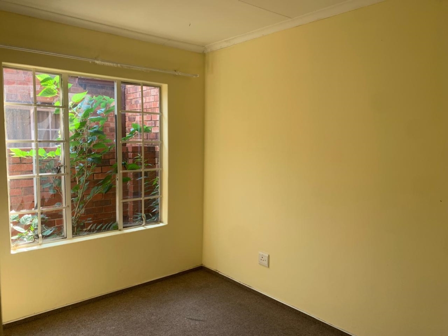 2 Bedroom Property for Sale in Noordwyk Gauteng