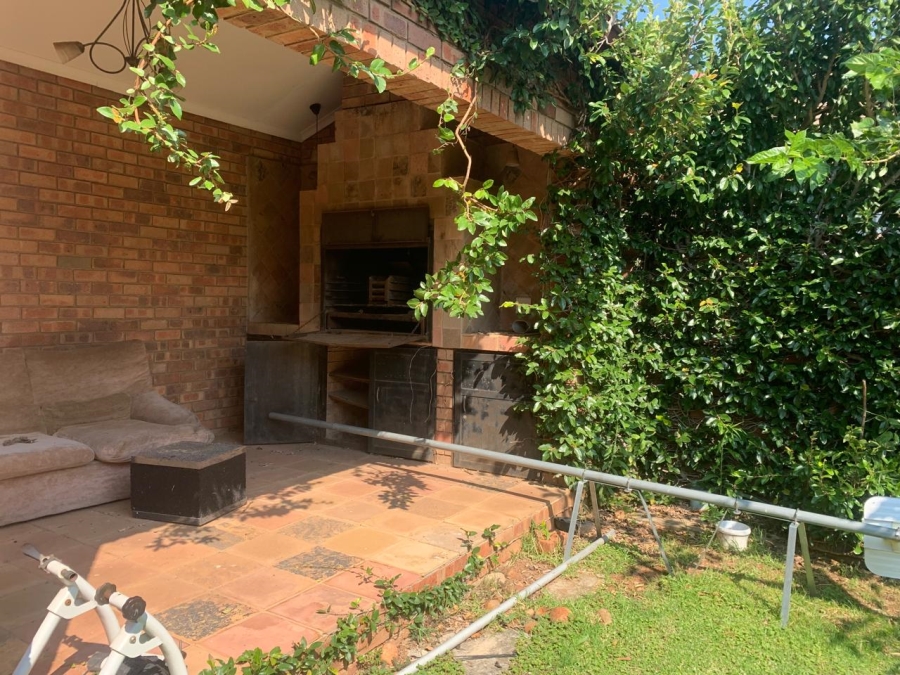 2 Bedroom Property for Sale in Noordwyk Gauteng