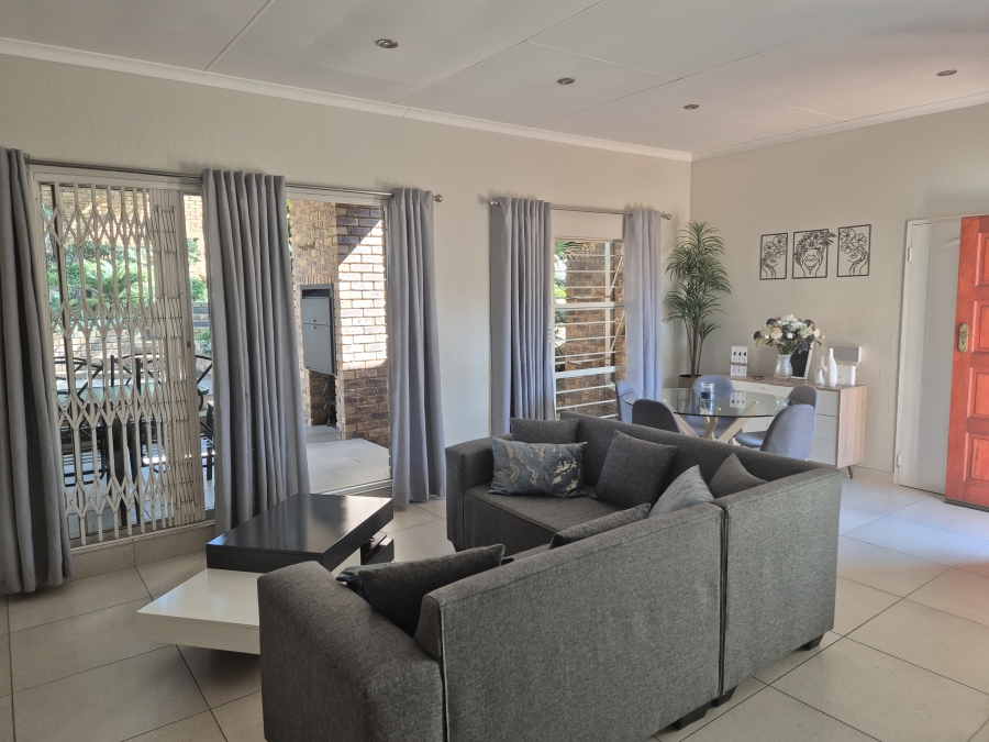 5 Bedroom Property for Sale in Bassonia Gauteng