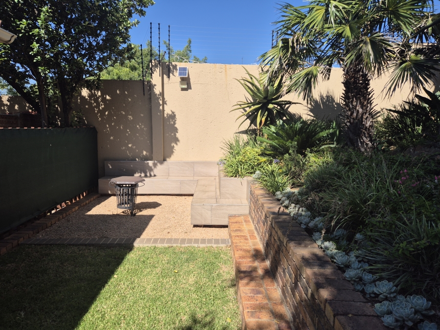 5 Bedroom Property for Sale in Bassonia Gauteng