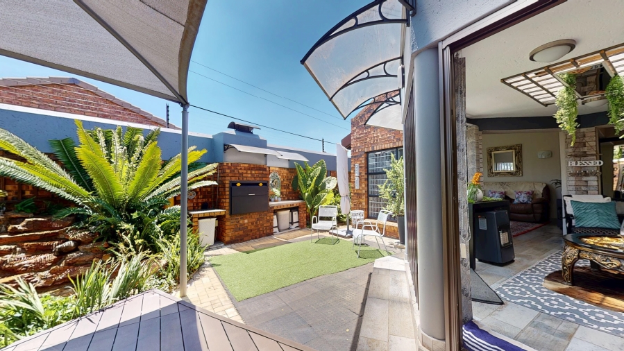 3 Bedroom Property for Sale in Sunward Park Gauteng