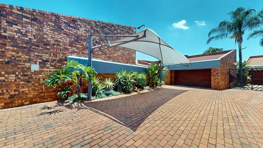 3 Bedroom Property for Sale in Sunward Park Gauteng