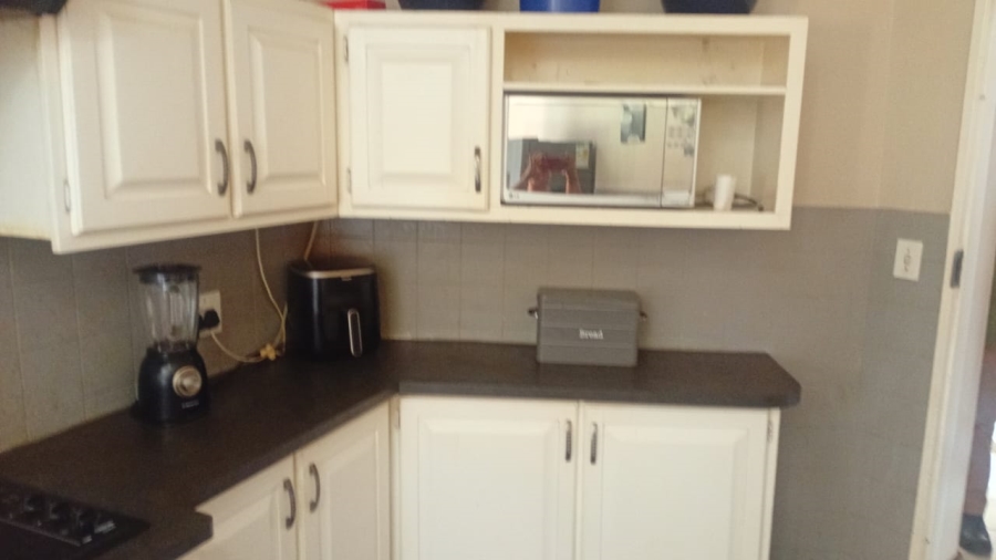 6 Bedroom Property for Sale in Three Rivers East Gauteng