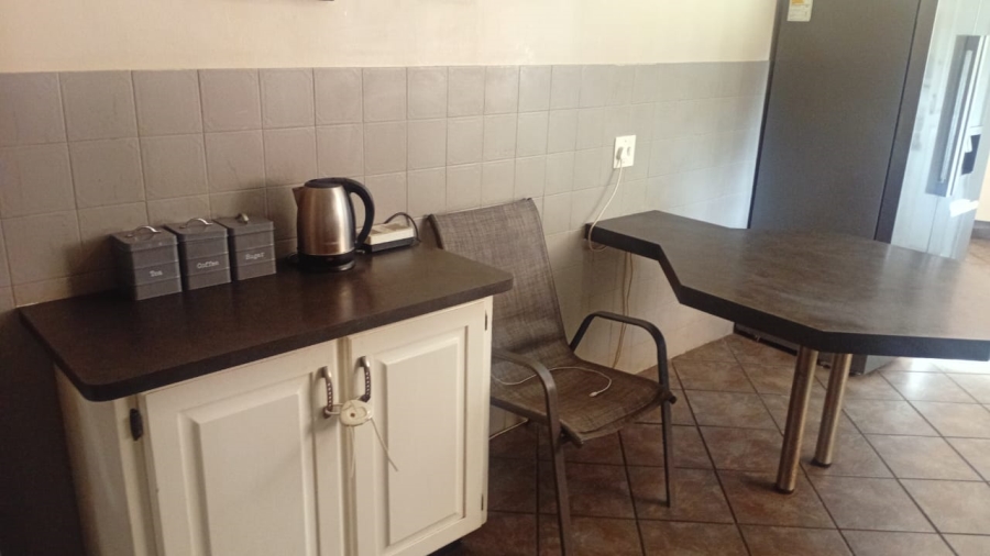 6 Bedroom Property for Sale in Three Rivers East Gauteng