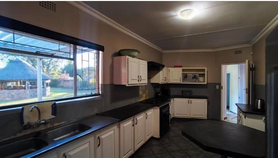 6 Bedroom Property for Sale in Three Rivers East Gauteng