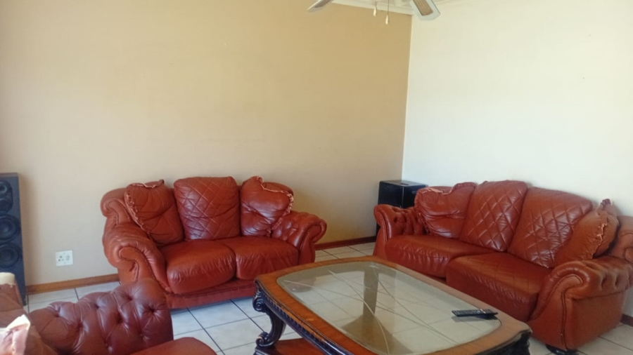 6 Bedroom Property for Sale in Three Rivers East Gauteng