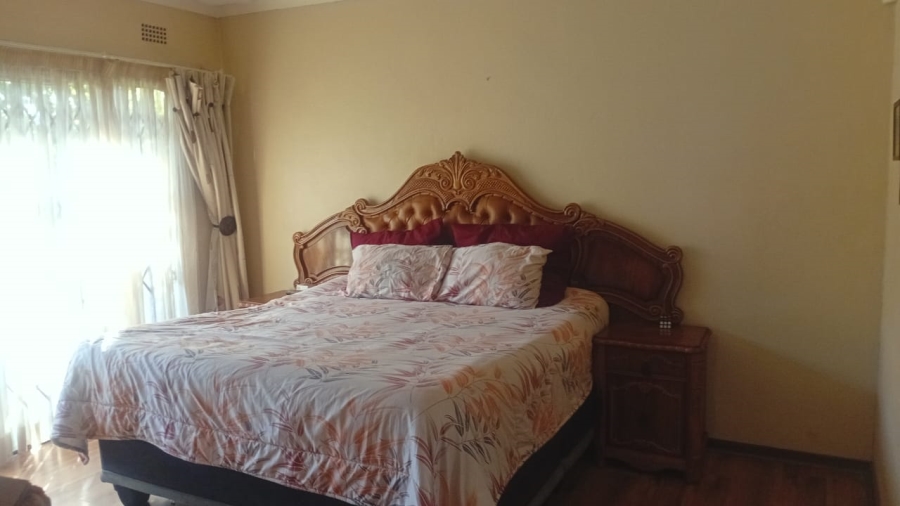 6 Bedroom Property for Sale in Three Rivers East Gauteng