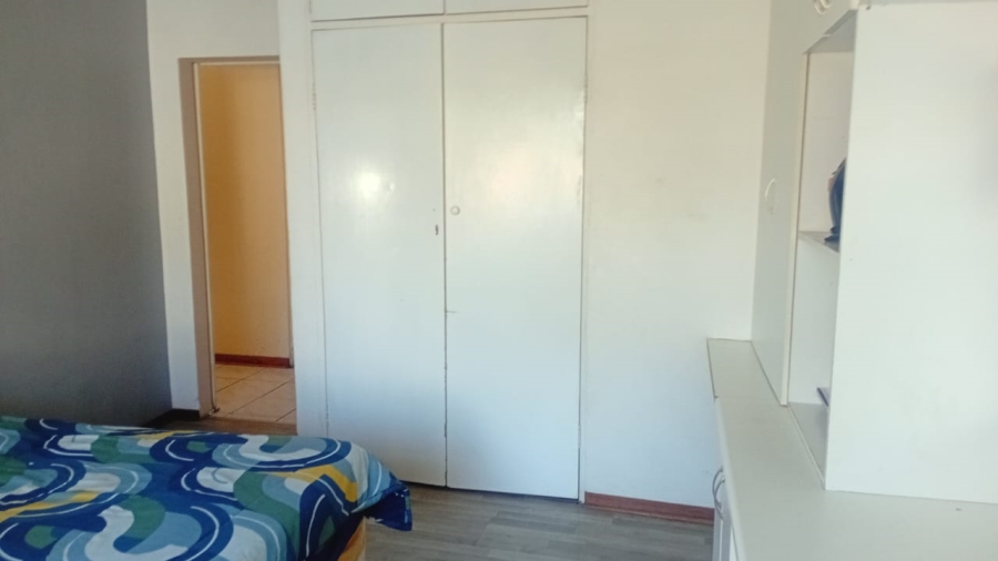 6 Bedroom Property for Sale in Three Rivers East Gauteng