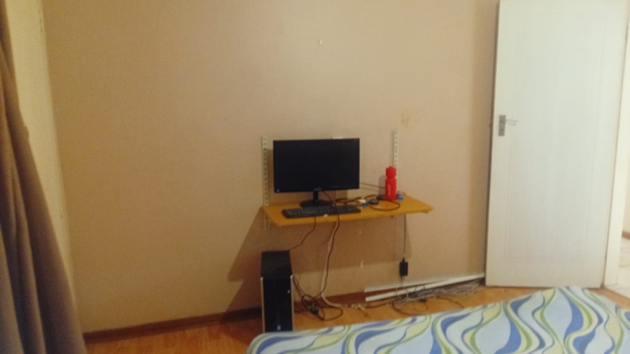 6 Bedroom Property for Sale in Three Rivers East Gauteng