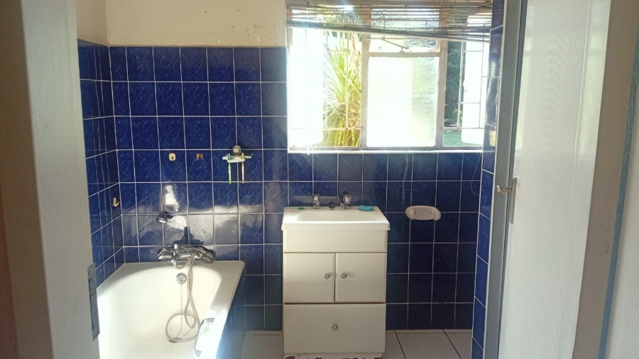 6 Bedroom Property for Sale in Three Rivers East Gauteng