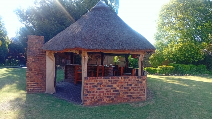 6 Bedroom Property for Sale in Three Rivers East Gauteng