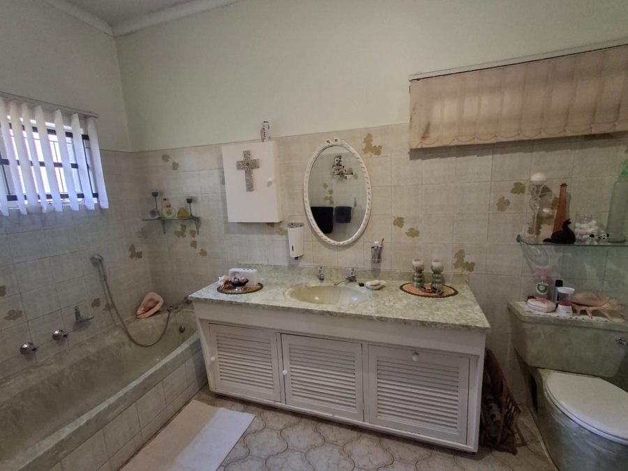 5 Bedroom Property for Sale in Theresa Park Gauteng