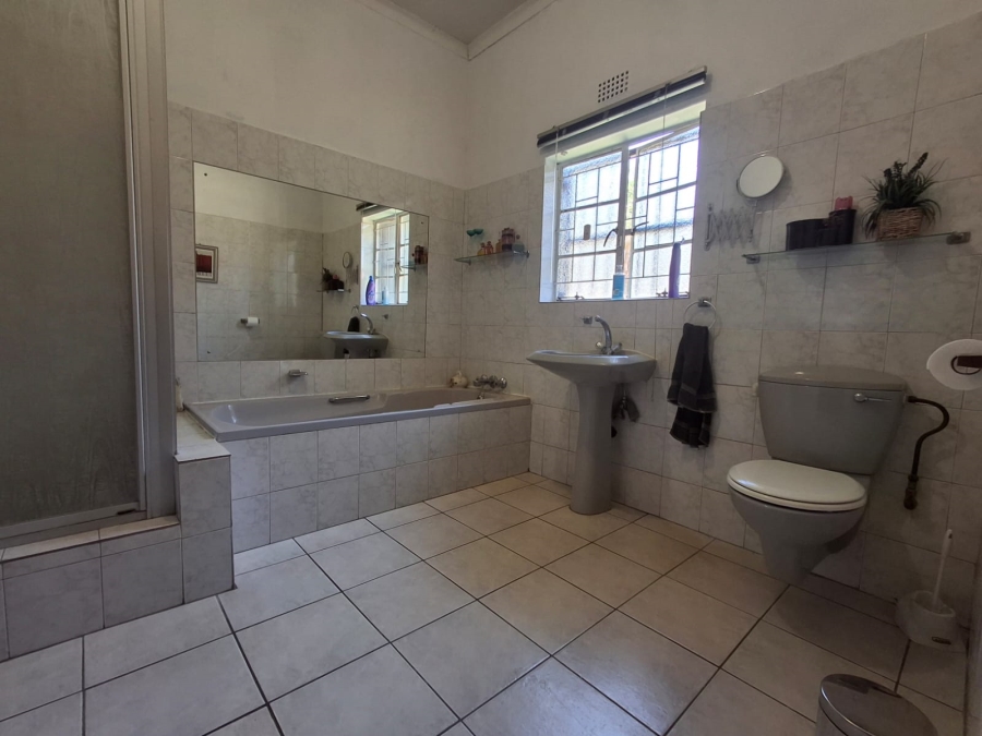 5 Bedroom Property for Sale in Theresa Park Gauteng