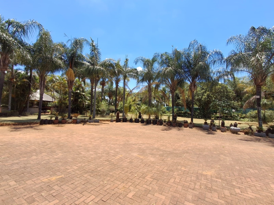 5 Bedroom Property for Sale in Theresa Park Gauteng