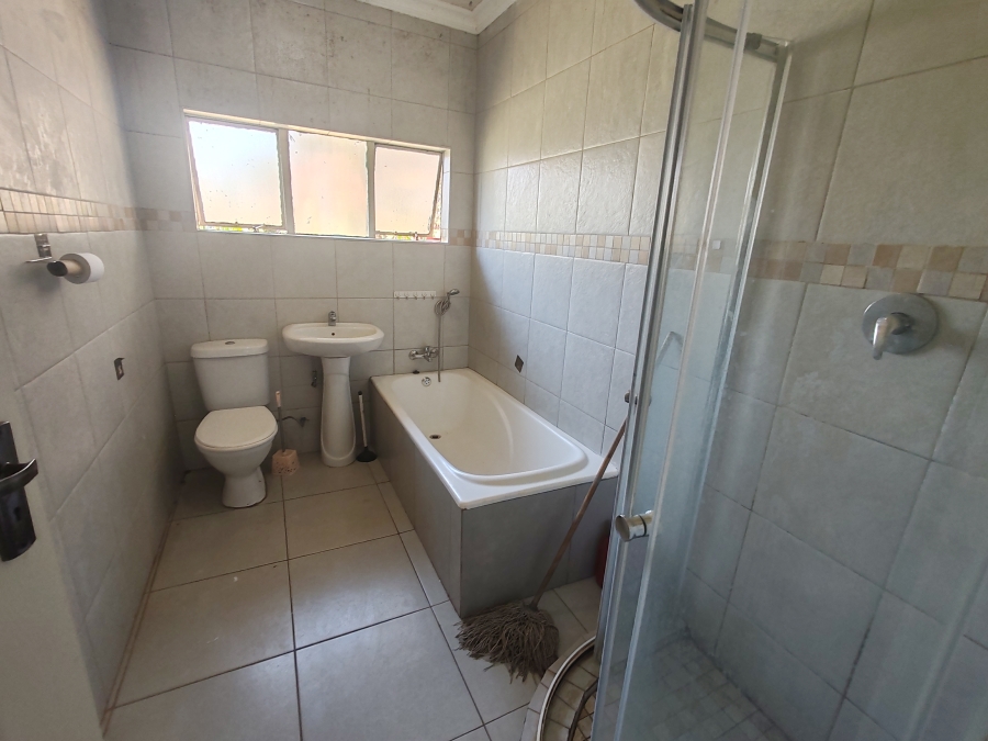 5 Bedroom Property for Sale in Danville Gauteng