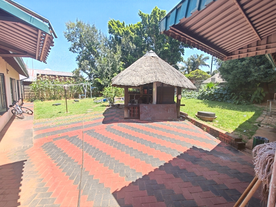 5 Bedroom Property for Sale in Danville Gauteng
