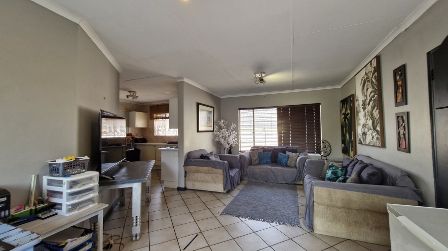 3 Bedroom Property for Sale in Rooihuiskraal North Gauteng