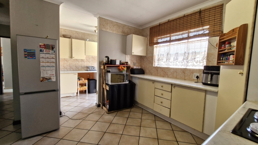 3 Bedroom Property for Sale in Rooihuiskraal North Gauteng