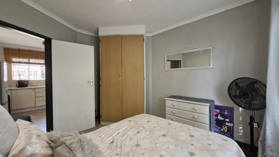 3 Bedroom Property for Sale in Rooihuiskraal North Gauteng