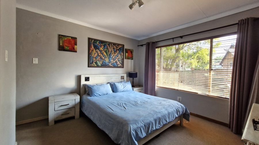 3 Bedroom Property for Sale in Rooihuiskraal North Gauteng