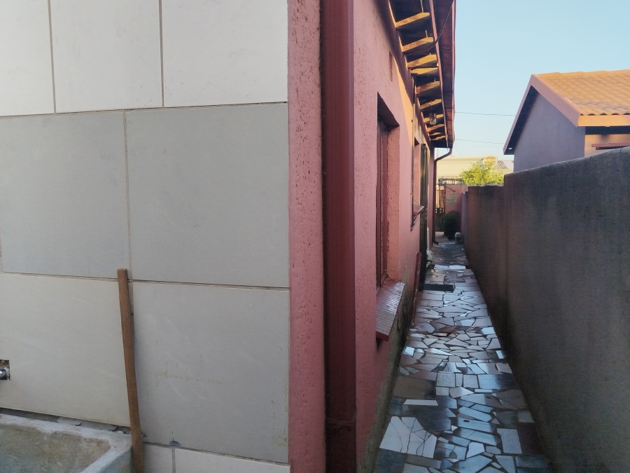 2 Bedroom Property for Sale in Stretford Gauteng