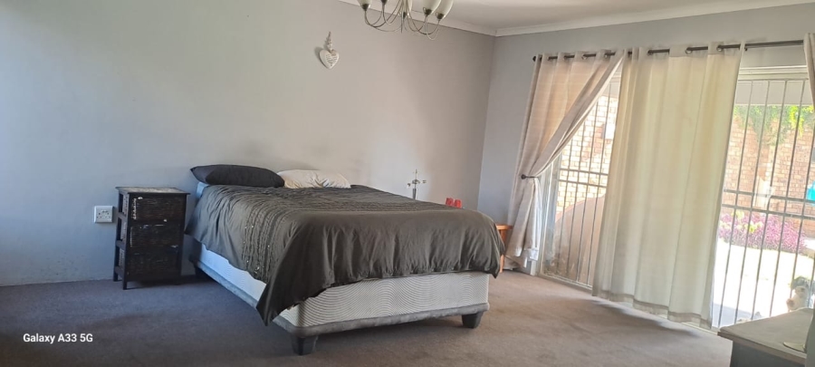 4 Bedroom Property for Sale in Lodeyko Gauteng