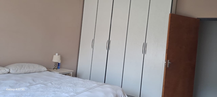 4 Bedroom Property for Sale in Lodeyko Gauteng