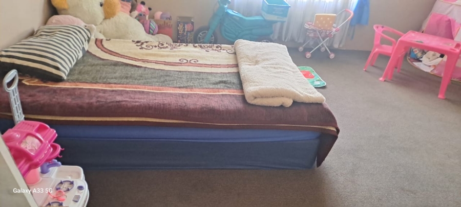 4 Bedroom Property for Sale in Lodeyko Gauteng