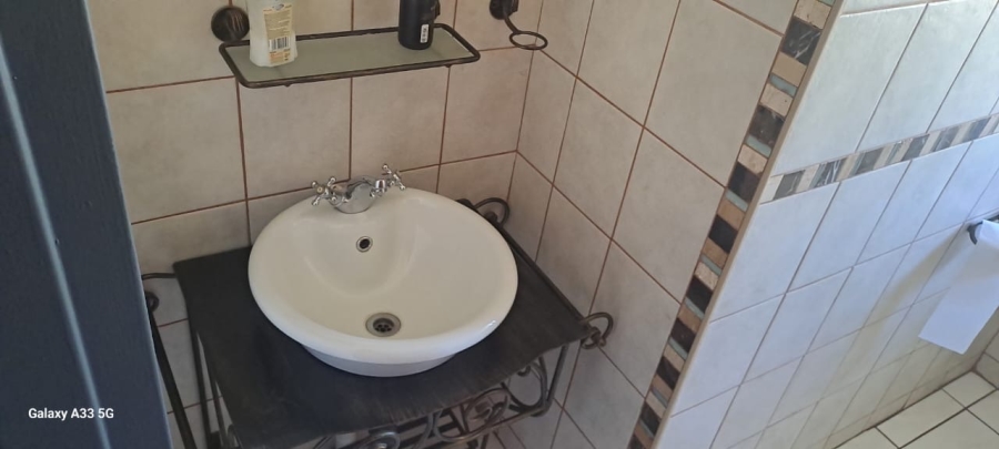 4 Bedroom Property for Sale in Lodeyko Gauteng