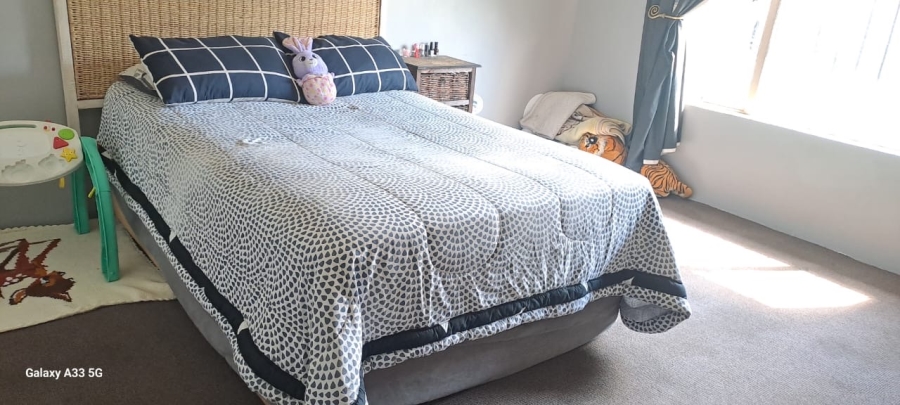 4 Bedroom Property for Sale in Lodeyko Gauteng