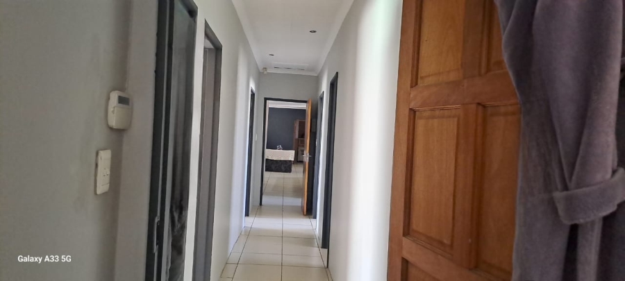 4 Bedroom Property for Sale in Lodeyko Gauteng