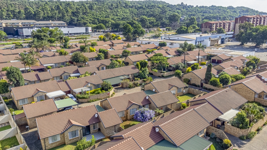 2 Bedroom Property for Sale in Die Wilgers Gauteng