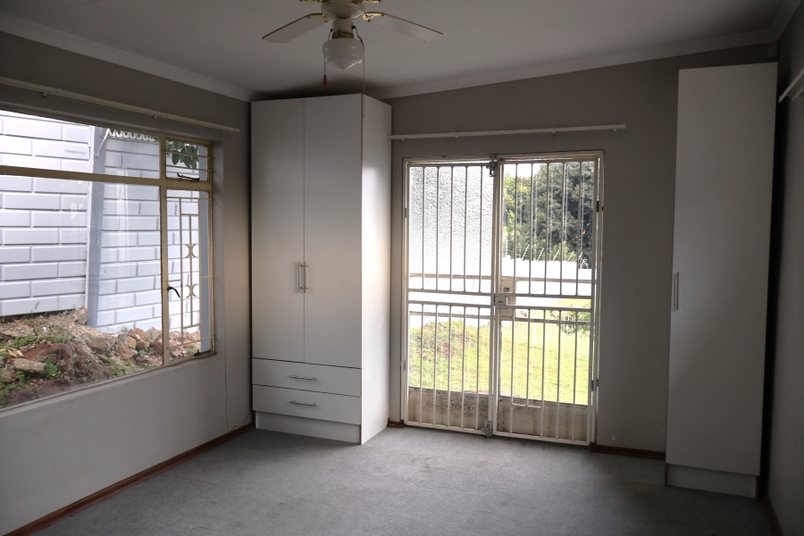 1 Bedroom Property for Sale in Discovery Gauteng