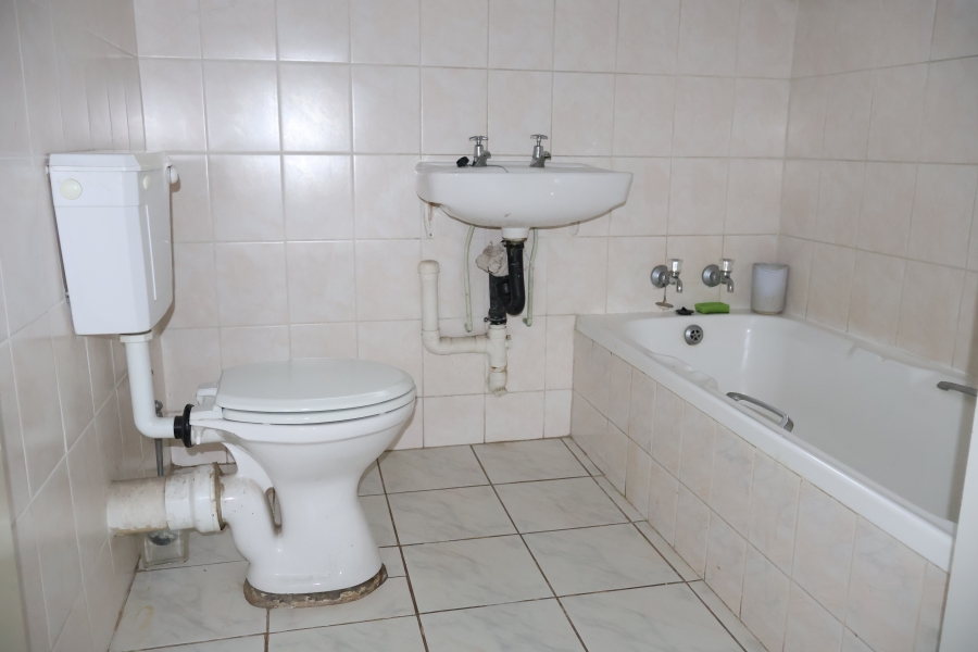 1 Bedroom Property for Sale in Discovery Gauteng