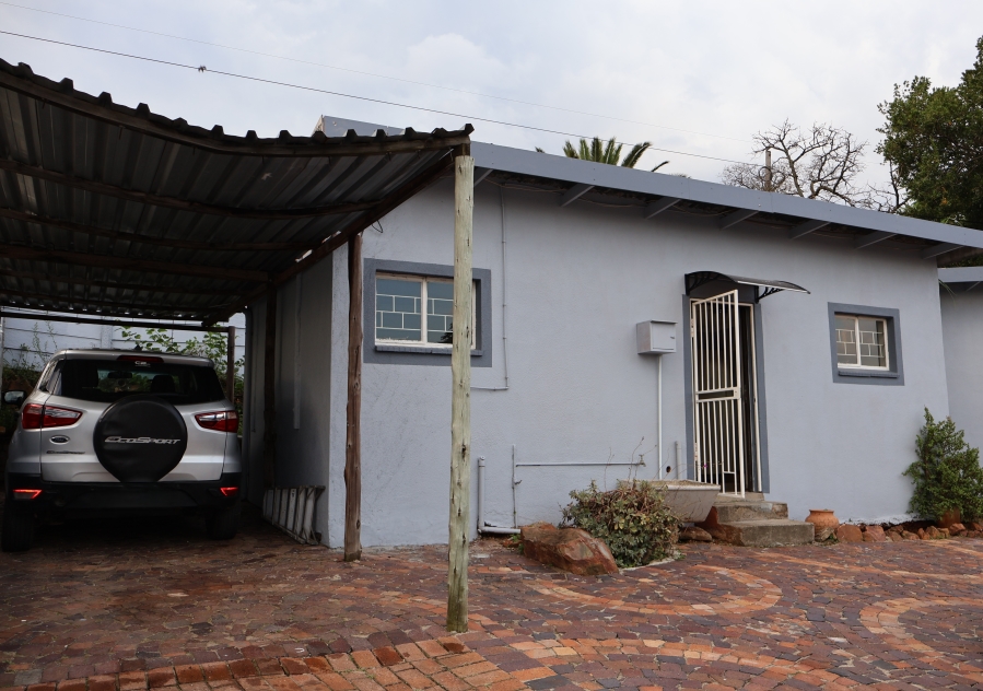 1 Bedroom Property for Sale in Discovery Gauteng